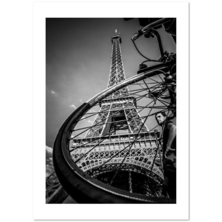 "The Iron Lady of Paris through the wheel" ©